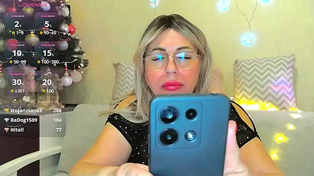 SusieNoreen online show from January 10, 1:32 am