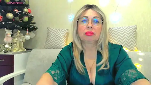 SusieNoreen online show from January 11, 12:12 am