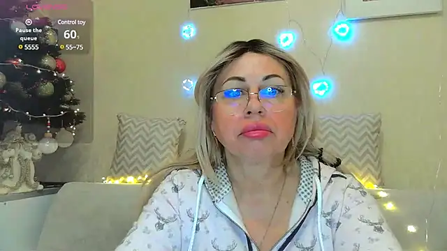 SusieNoreen online show from January 16, 12:55 am