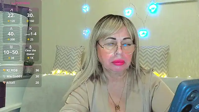 SusieNoreen online show from January 21, 12:04 am