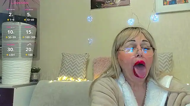 SusieNoreen online show from January 22, 11:23 am