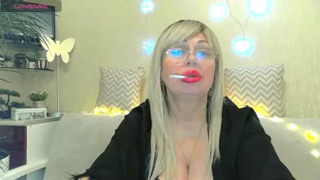 SusieNoreen online show from January 29, 7:46 am