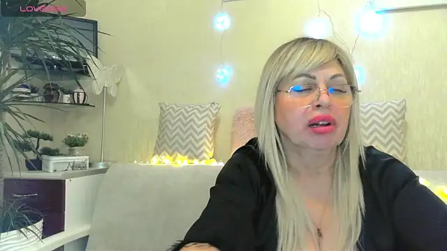 SusieNoreen online show from January 29, 10:48 am