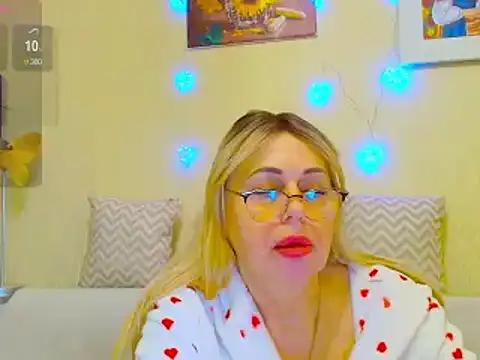SusieNoreen online show from February 18, 3:53 am