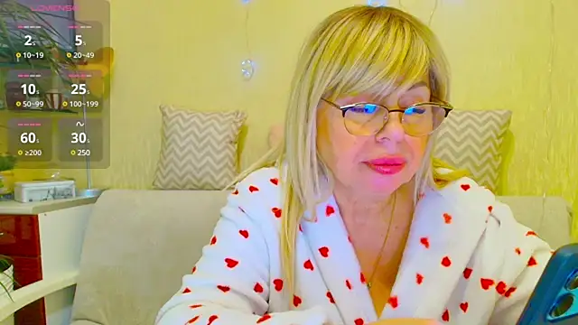 SusieNoreen online show from February 20, 4:07 am