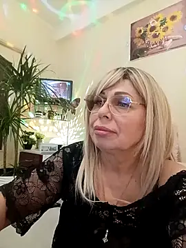 SusieNoreen online show from February 28, 10:52 am