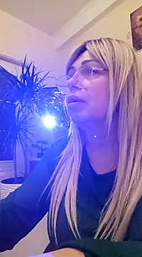 SusieNoreen online show from March 3, 8:38 am