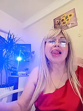 SusieNoreen online show from March 8, 12:33 am