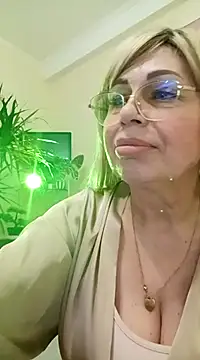 SusieNoreen online show from March 8, 6:43 am