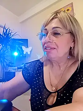 SusieNoreen online show from March 9, 4:16 am