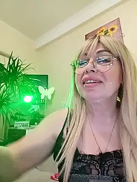 SusieNoreen online show from March 11, 12:44 am