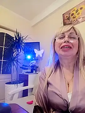 SusieNoreen online show from March 14, 1:16 am