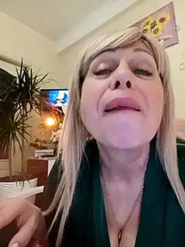 SusieNoreen online show from March 14, 4:54 am
