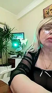 SusieNoreen online show from March 18, 4:26 am