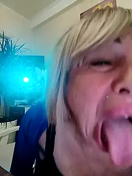 SusieNoreen online show from March 21, 3:22 am