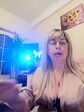 SusieNoreen online show from March 23, 1:09 am