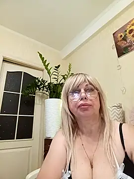 SusieNoreen online show from September 13, 2:44 am