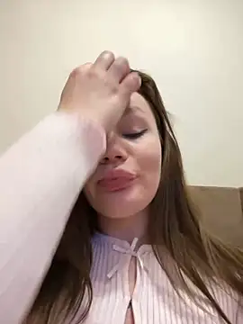 justmila online show from December 21, 8:32 pm