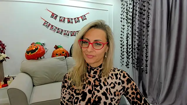 Snapshot of MuseOfStage chatting on October 19, 11:44 am MuseOfStage online show from October 19, 11:44 am