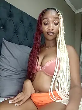 Snapshot of Shria107 chatting on February 17, 7:31 pm Shria107 online show from February 17, 7:31 pm