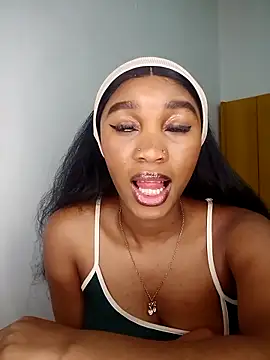 Snapshot of Shria107 chatting on September 15, 11:38 pm Shria107 online show from September 15, 11:38 pm