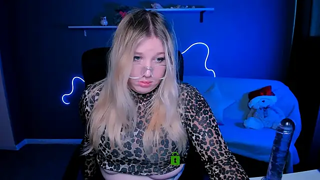 juli kisss online show from March 4, 12:44 pm