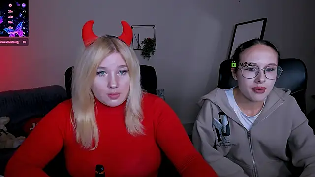 juli kisss online show from September 10, 7:25 pm