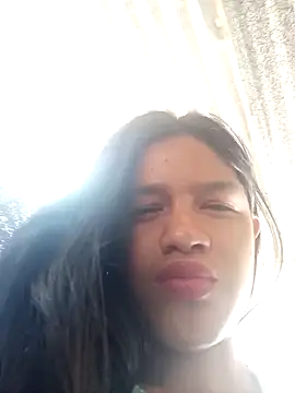 Snapshot of Little_Pau_Dirty chatting on December 11, 11:51 am Little Pau Dirty online show from December 11, 11:51 am