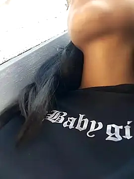 Snapshot of Little_Pau_Dirty chatting on December 19, 2:57 pm Little Pau Dirty online show from December 19, 2:57 pm