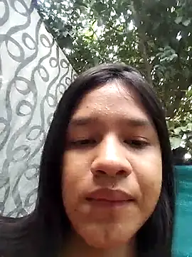 Snapshot of Little_Pau_Dirty chatting on December 21, 12:06 pm Little Pau Dirty online show from December 21, 12:06 pm