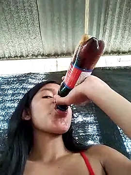 Snapshot of Little_Pau_Dirty chatting on December 28, 3:26 pm Little Pau Dirty online show from December 28, 3:26 pm