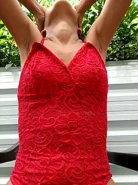 Snapshot of Little_Pau_Dirty chatting on October 9, 1:42 pm Little Pau Dirty online show from October 9, 1:42 pm