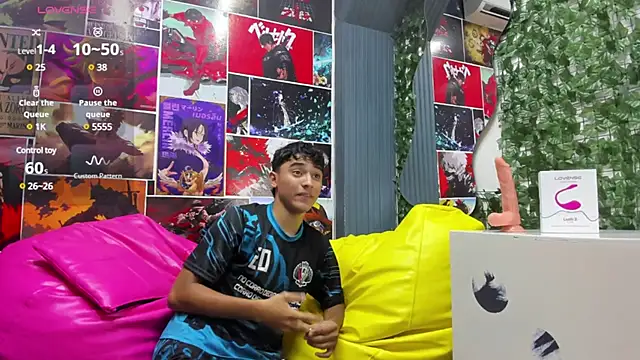 Snapshot of Austin_Cardieff chatting on January 7, 8:31 pm Austin Cardieff online show from January 7, 8:31 pm