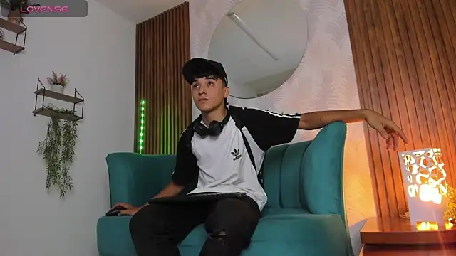 Snapshot of Austin_Cardieff chatting on January 28, 3:25 am Austin Cardieff online show from January 28, 3:25 am