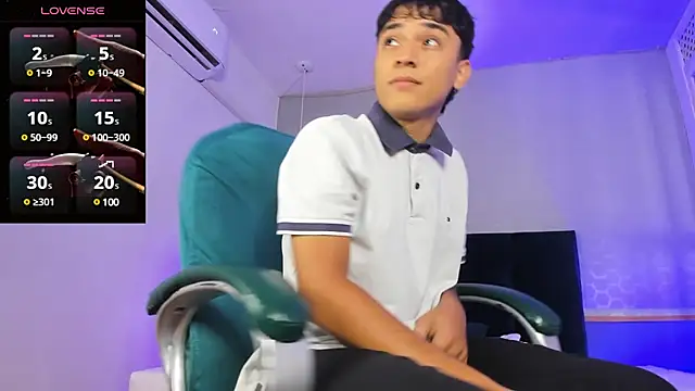 Snapshot of Austin_Cardieff chatting on March 22, 3:20 am Austin Cardieff online show from March 22, 3:20 am