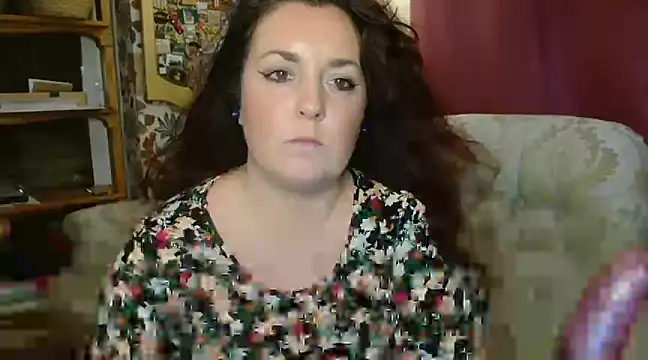 curvyisabella90 online show from February 12, 5:37 pm