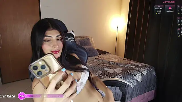 Snapshot of April_Scarlett chatting on March 1, 4:14 am April Scarlett online show from March 1, 4:14 am