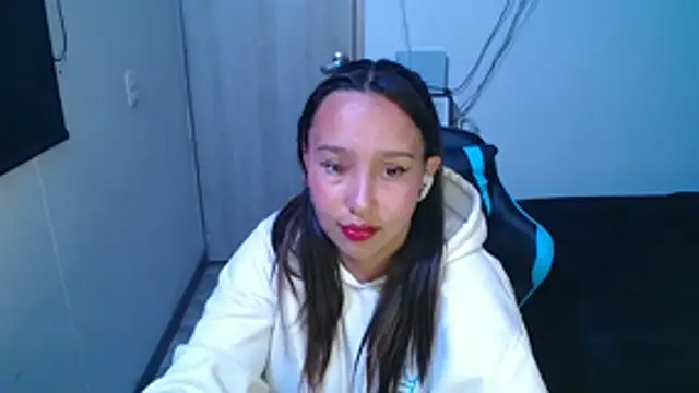 Skarlet Adams28 online show from December 2, 9:54 pm