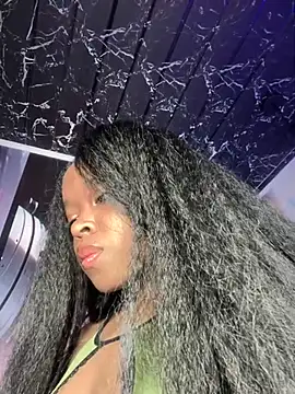 Thyana LS online show from December 6, 7:12 pm