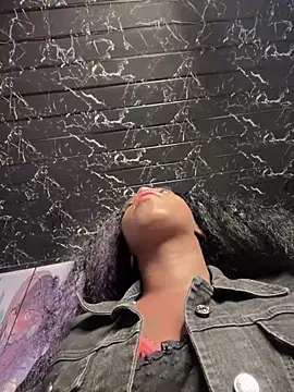 Thyana LS online show from February 13, 1:15 pm