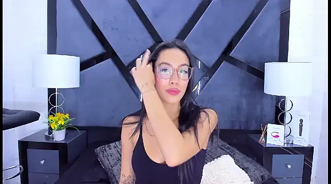 KylieWhite online show from January 8, 2:03 pm