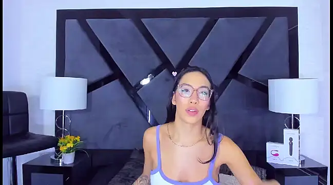 KylieWhite online show from January 10, 12:15 pm