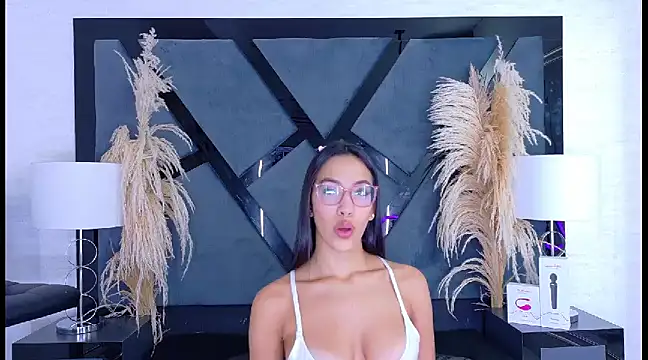 KylieWhite online show from March 3, 12:37 pm