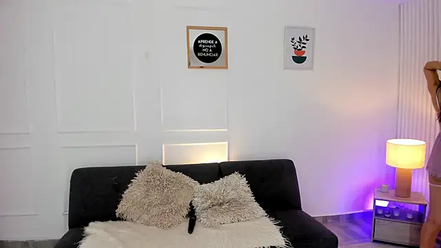 viooletaa online show from January 10, 6:42 pm