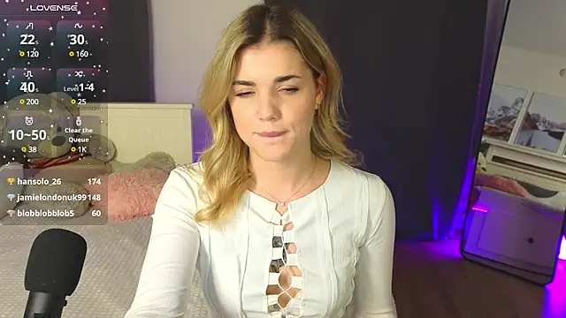 adrianawow1 online show from March 8, 12:33 am