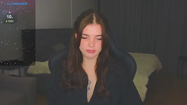 adrianawow1 online show from November 6, 2:45 am