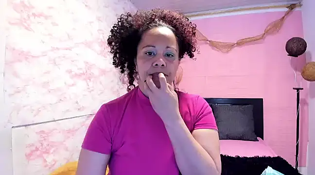 Snapshot of Brunette_sasha chatting on February 14, 1:29 pm Brunette sasha online show from February 14, 1:29 pm