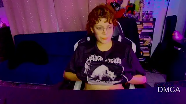 Snapshot of Drea_Foox chatting on June 22, 3:25 am Drea Foox online show from June 22, 3:25 am