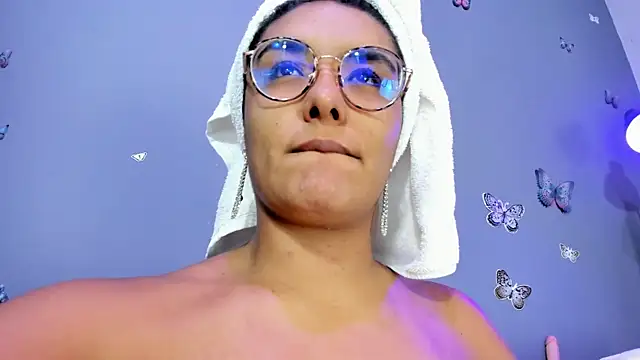 Kaira mosse online show from October 21, 12:17 pm