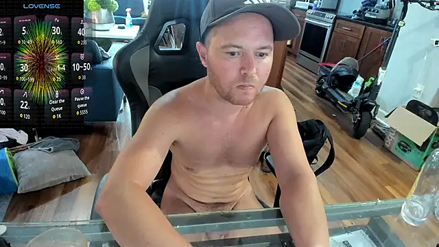 Snapshot of aaron_s_x chatting on July 23, 12:24 am aaron s x online show from July 23, 12:24 am